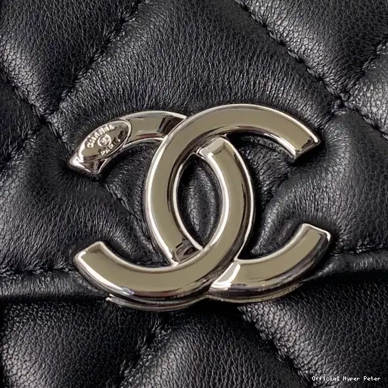 Hyper Peter CHANEL WITH CHAIN CHANELUTCH 0703